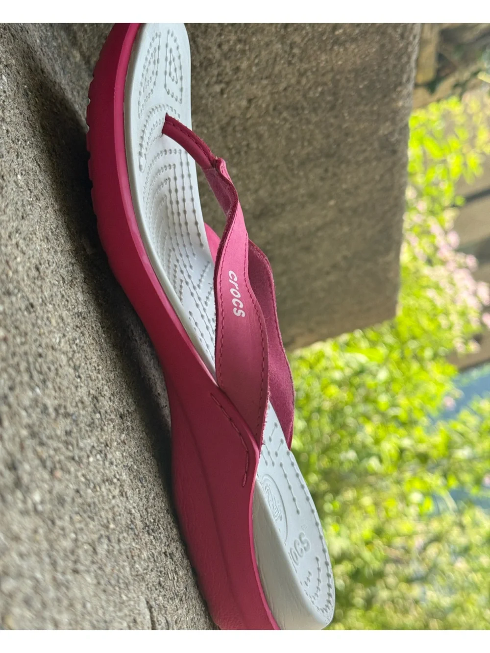 CROCS Women's Hot Pink + White Thong Sandals - Picture 2 of 2
